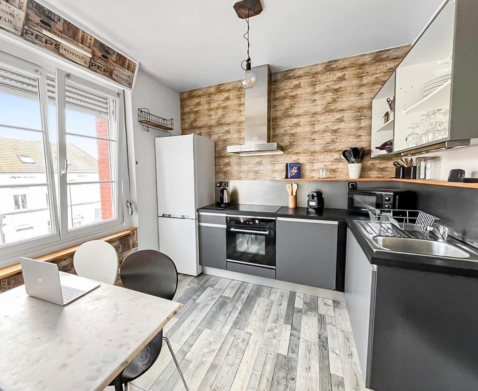 Day, Coffee/tea facilities, Dining area, dishwasher, microwave, oven, pet friendly, stove, kitchen
