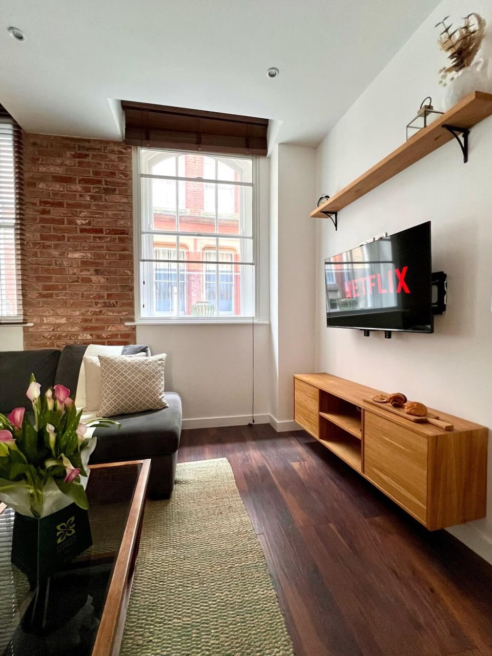 Cosy 2 Bed Retreat with FREE Secure Parking Apartment in Nottingham