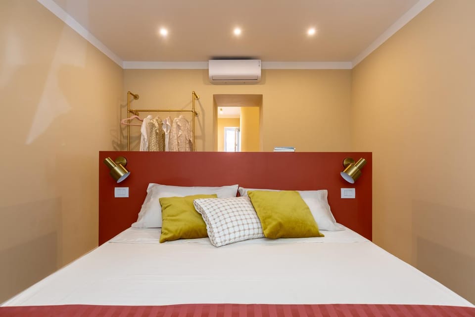 Bed, Photo of the whole room, Bedroom, air conditioner