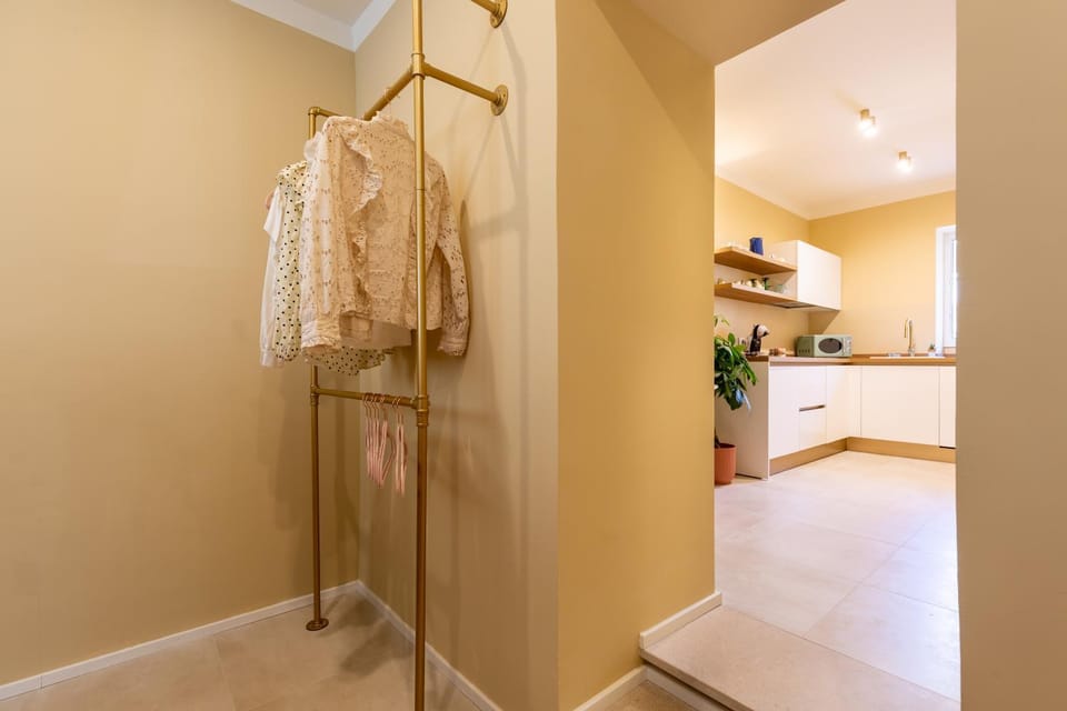 Property building, Kitchen or kitchenette, wardrobe