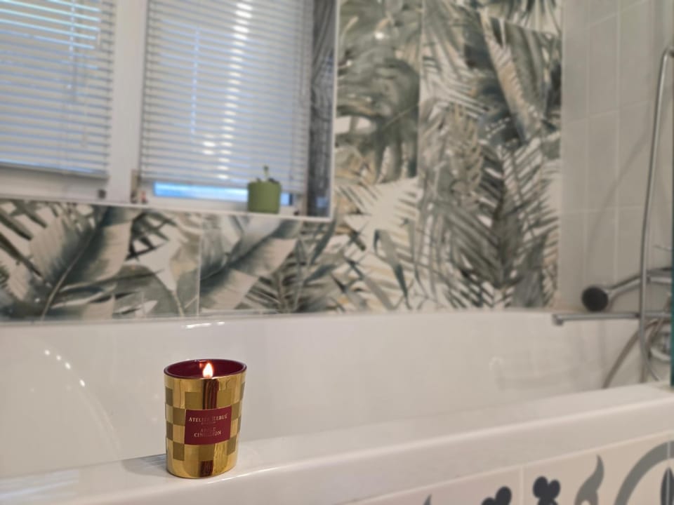 Bathroom, Bath