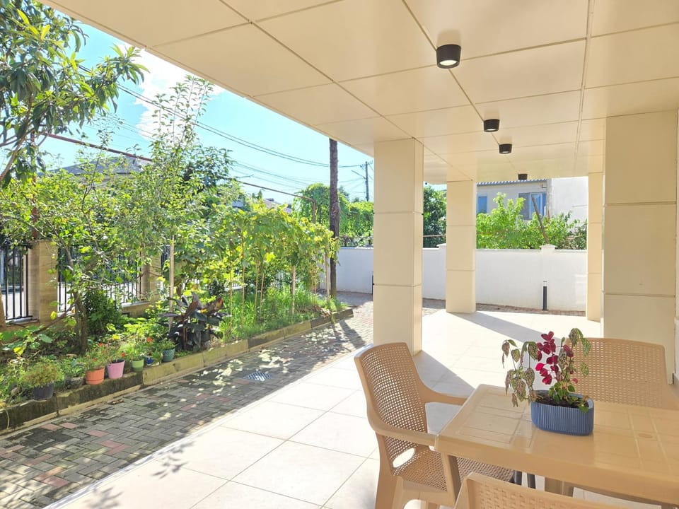 Facade/entrance, Garden, Seating area