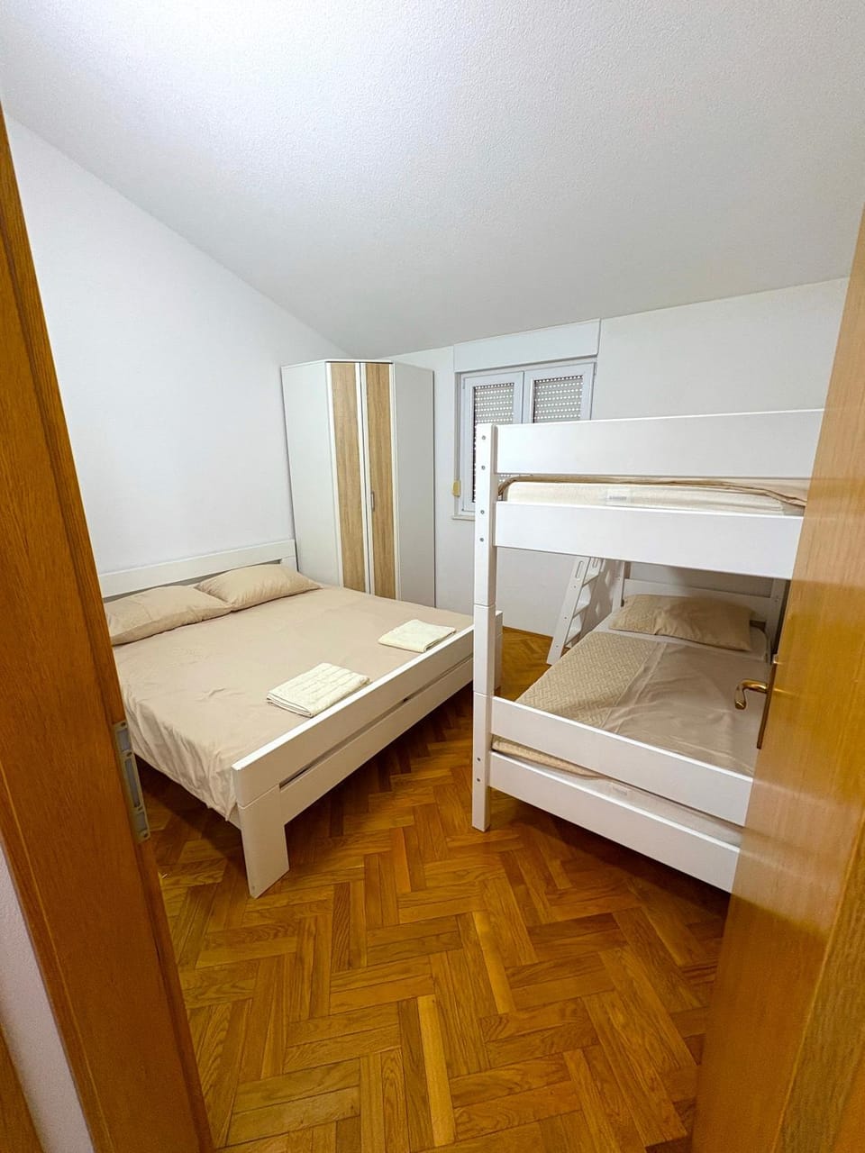 Bed, Bedroom, bunk bed, wardrobe