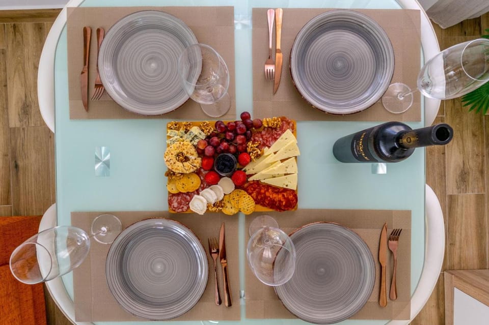 Dining area, Food, Dinner