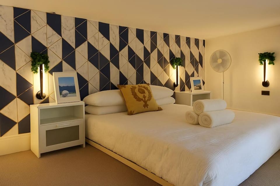 Cozy Entire Flat In Canary W Hot Tub Apartment in London