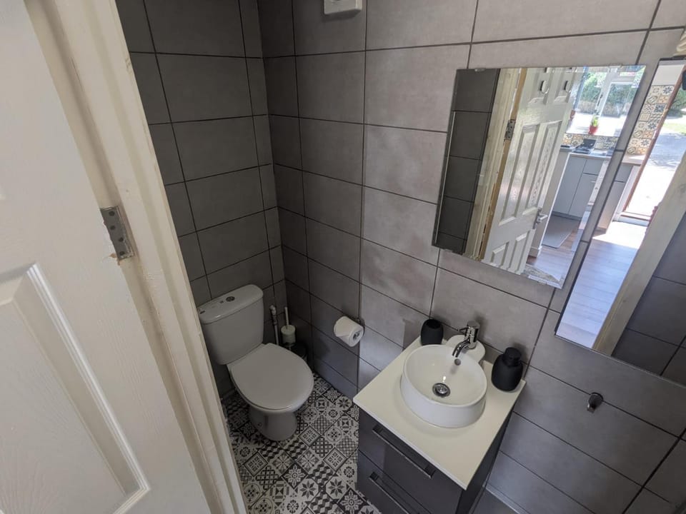 Toilet, Bathroom