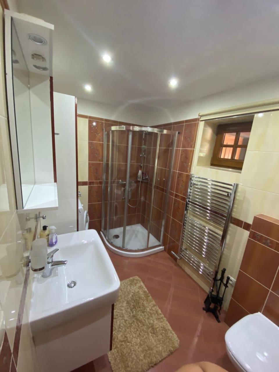 Shower, Toilet, Bathroom