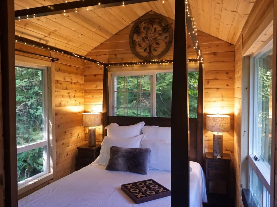 Treehouse Place at Deer Ridge Featured top 10 USA House in Everett