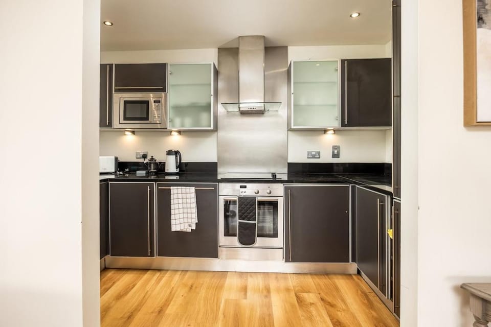 Modern 2 Bed - 8min to Grand Canal Dock Station Apartment in Dublin