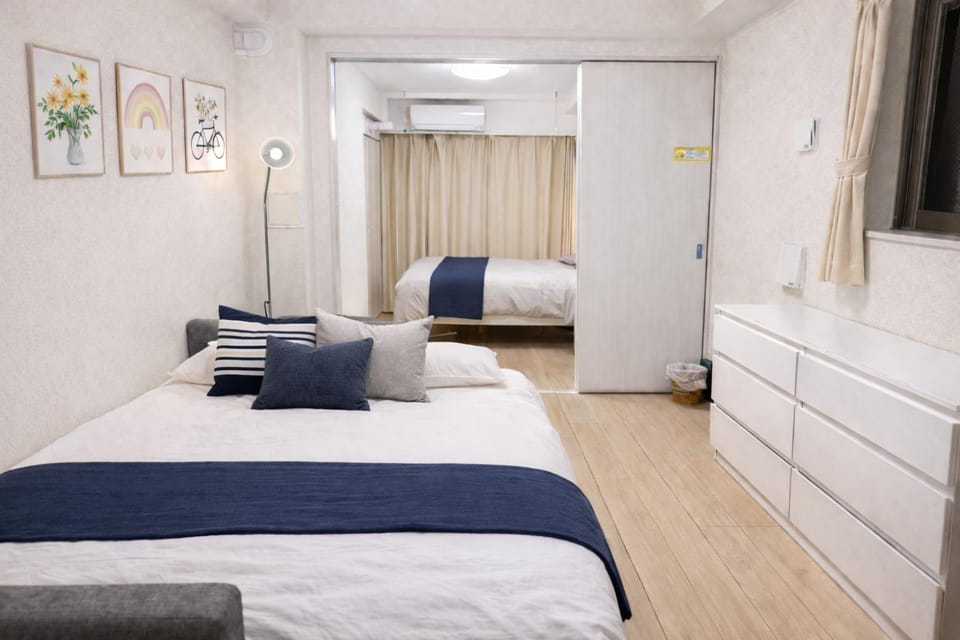 Bed, Living room, Photo of the whole room, Bedroom