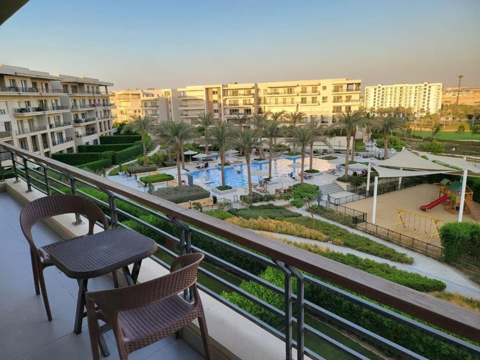 Property building, View (from property/room), Balcony/Terrace, Pool view, Swimming pool