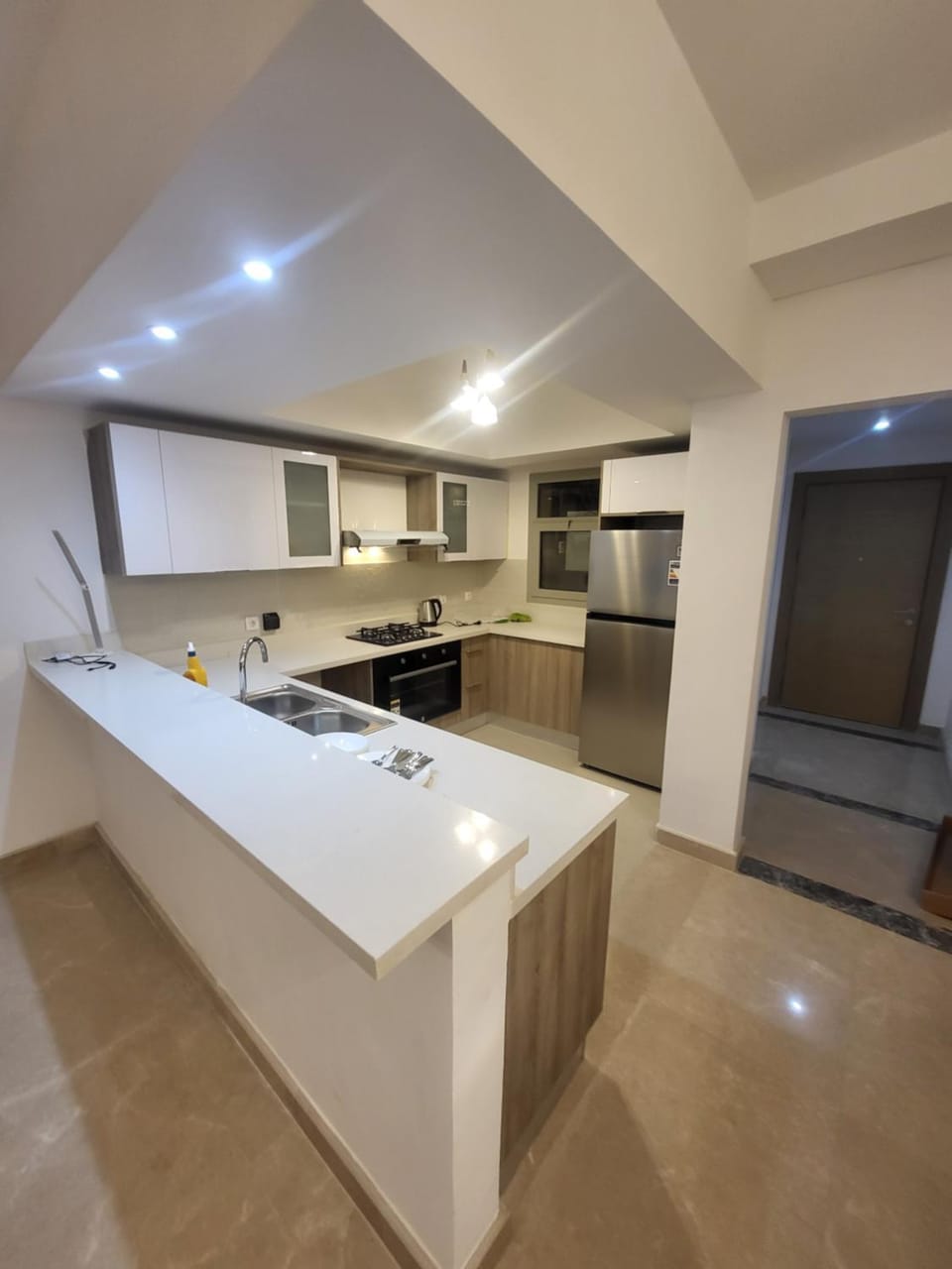 Kitchen or kitchenette, minibar, oven, stove