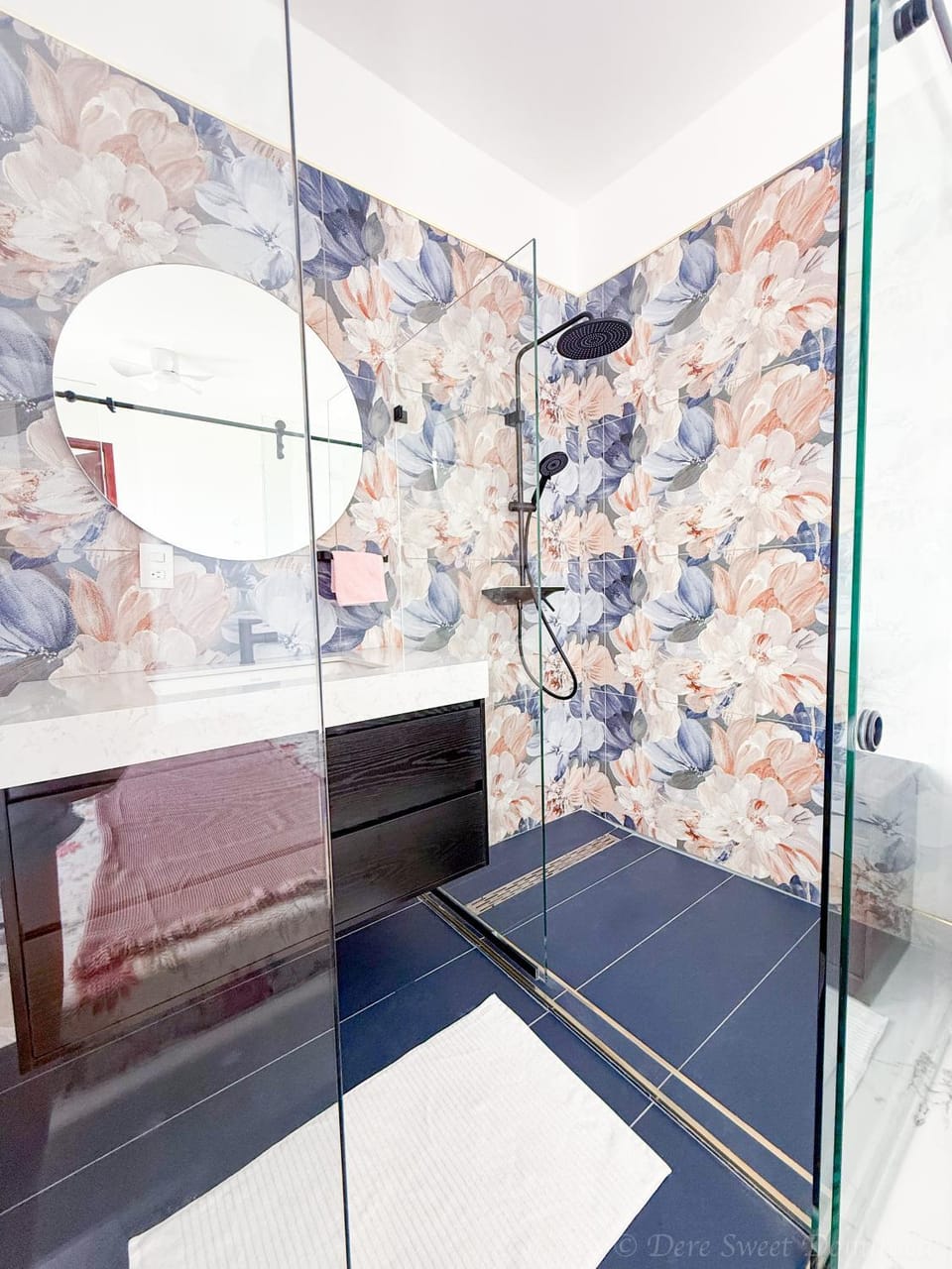 Shower, Toilet, Bathroom, Photo of the whole room
