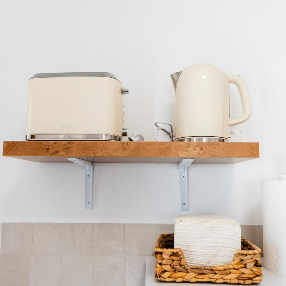 Coffee/tea facilities, Kitchen or kitchenette