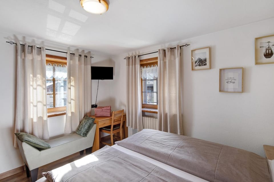 Living room, Bedroom