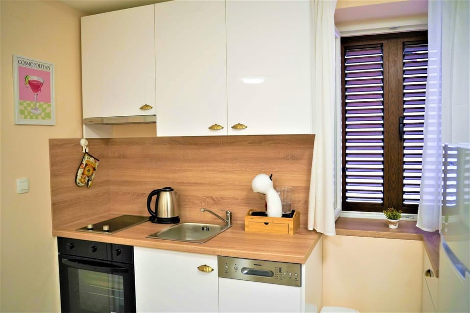 Casa Luigi Studio 3 - Calm & Central Old Town Apartment in Rovinj