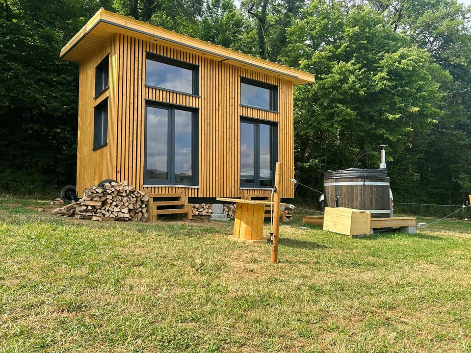 Property building, Patio, Garden, Garden view