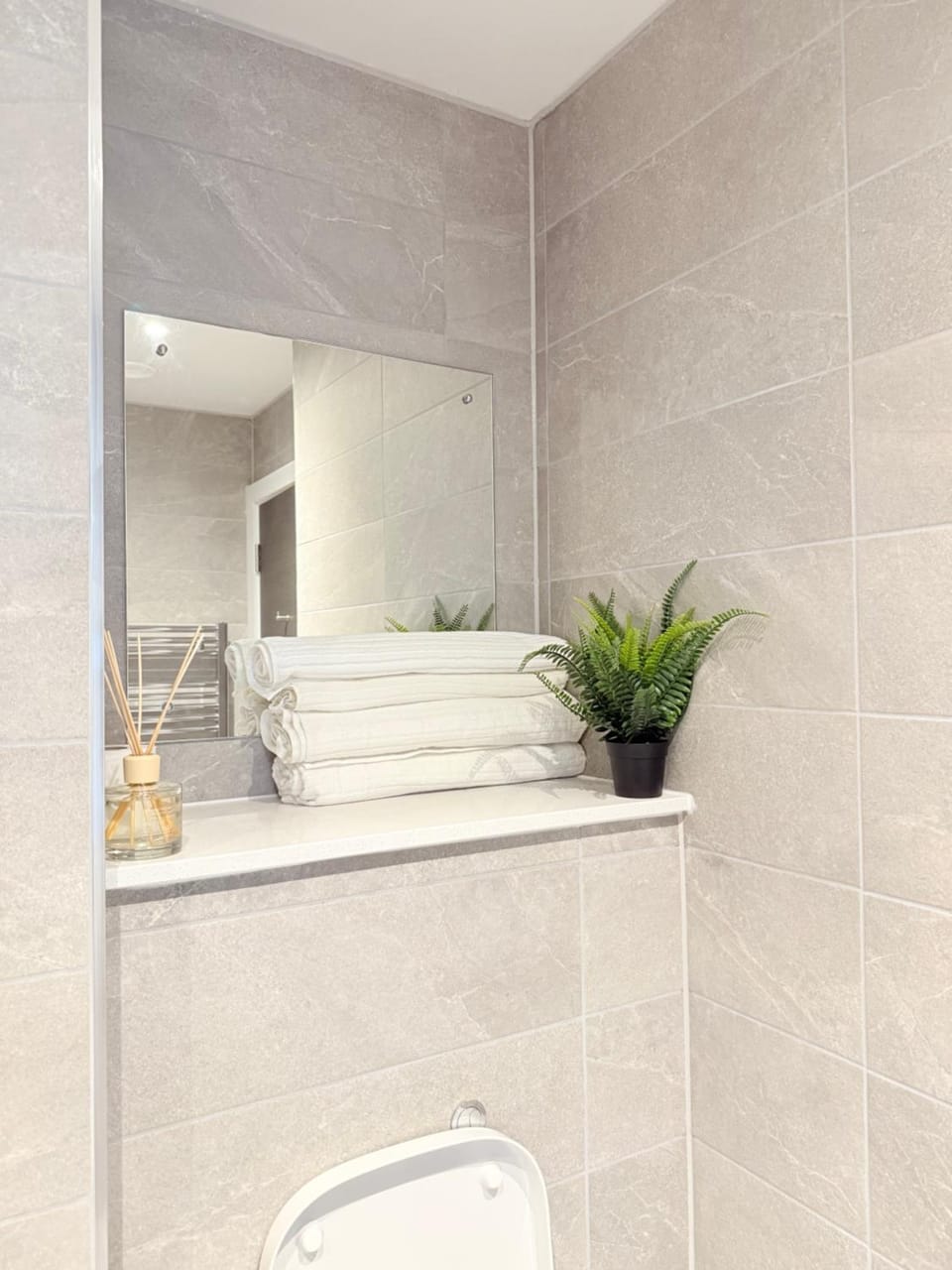 Toilet, Bathroom, towels