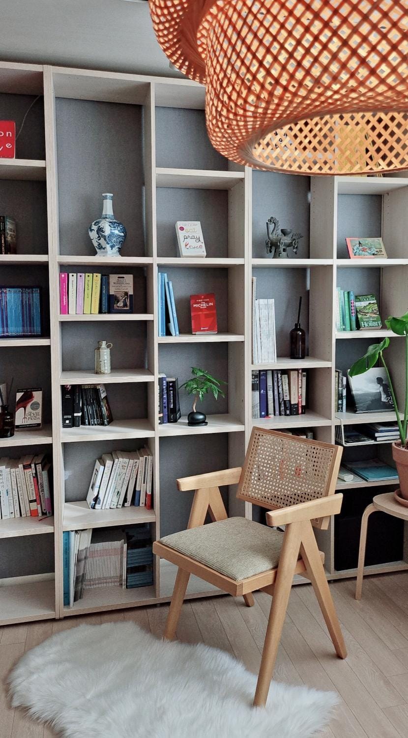 Library, Living room