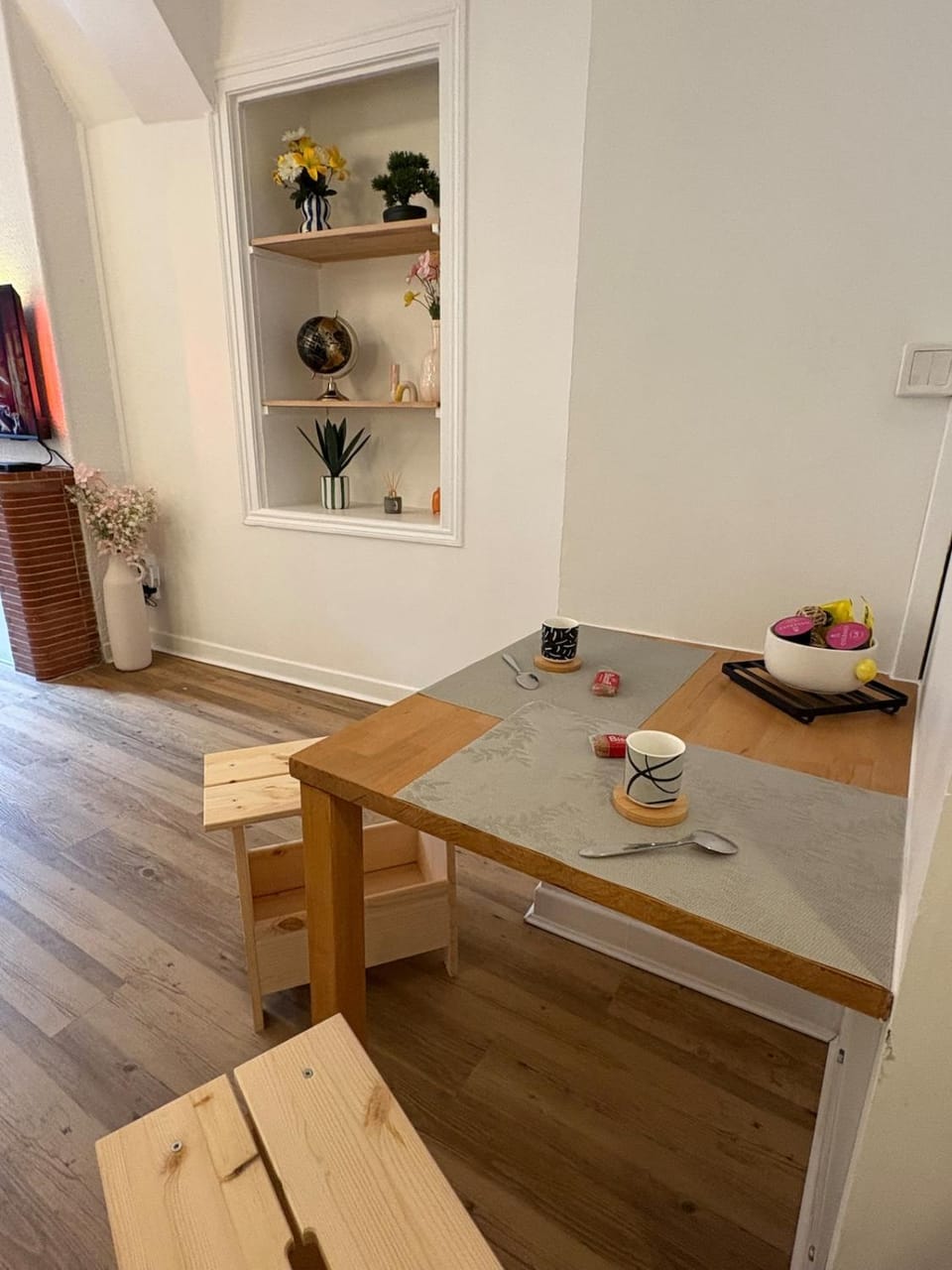 Food and drinks, Dining area