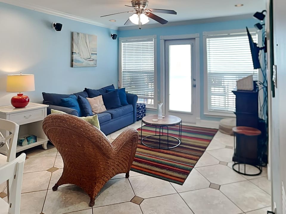 Dolphin Lair Apartment in Galveston Island