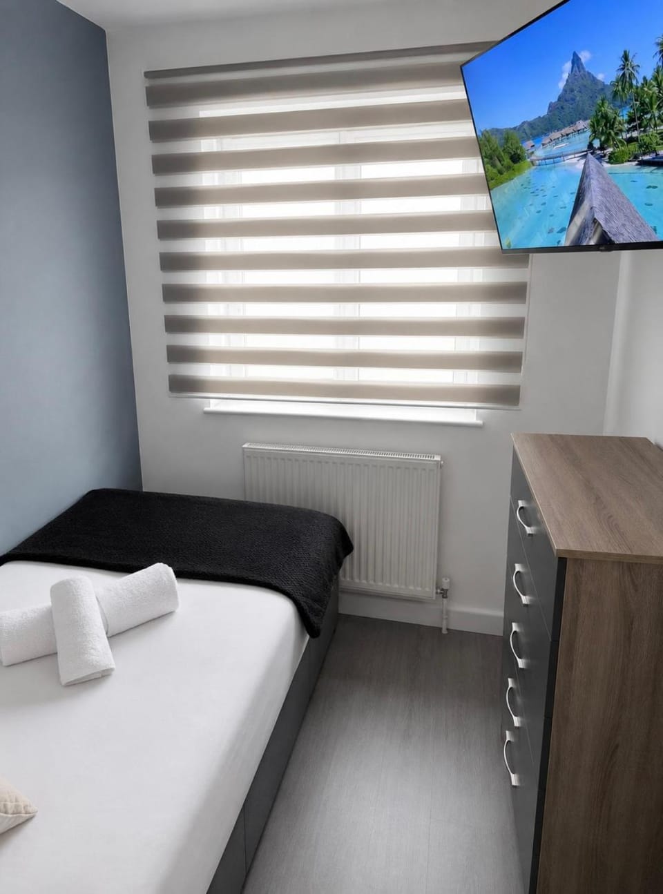 Large 4-Bedrooms Corporate Flat, Free Parking - Amazing Location Apartment in Watford
