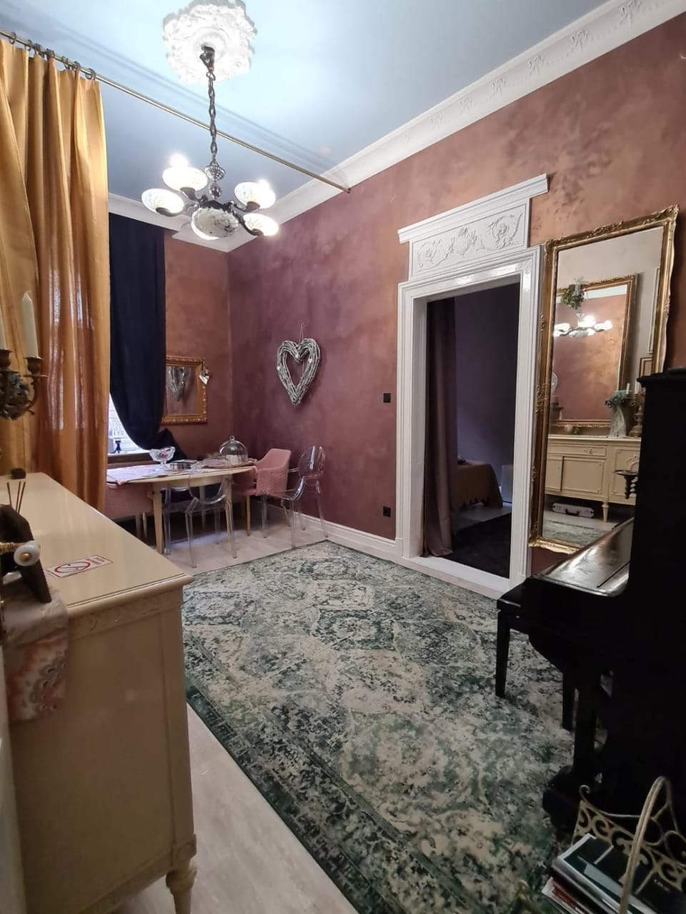 Photo of the whole room