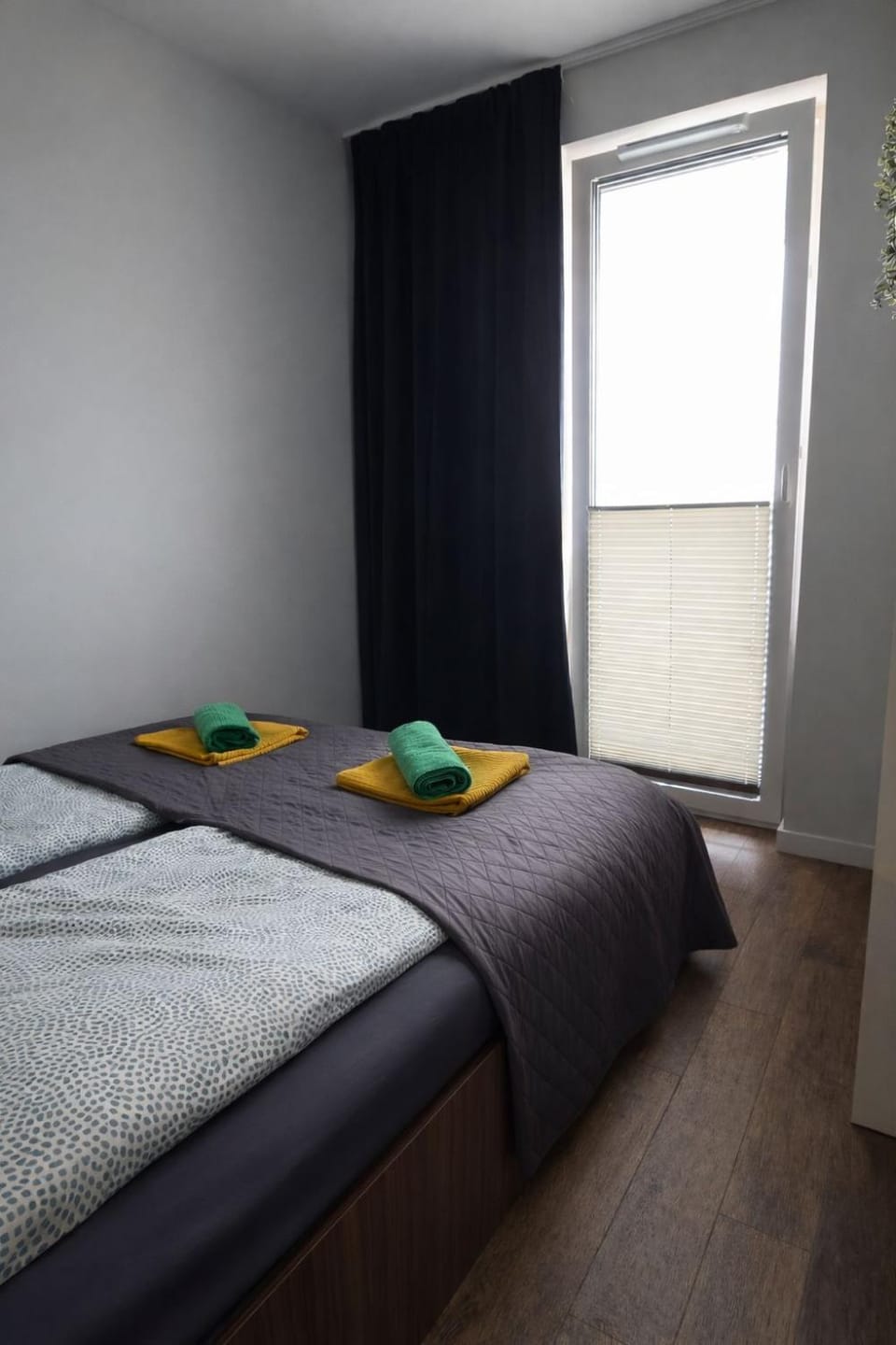 Bed, Photo of the whole room, Bedroom, towels