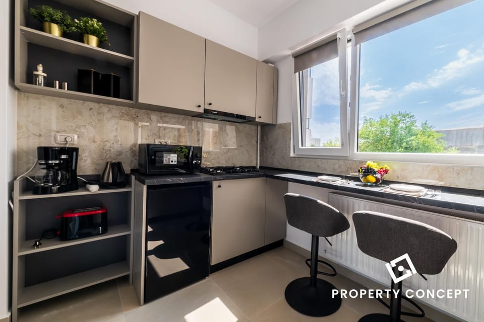 Coffee/tea facilities, Kitchen or kitchenette, stove, toaster