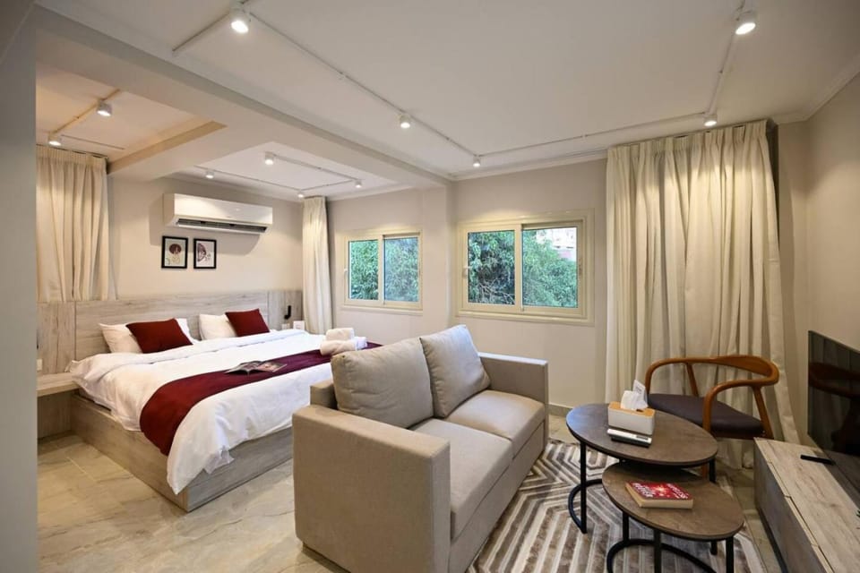 Bed, Living room, Photo of the whole room, Seating area
