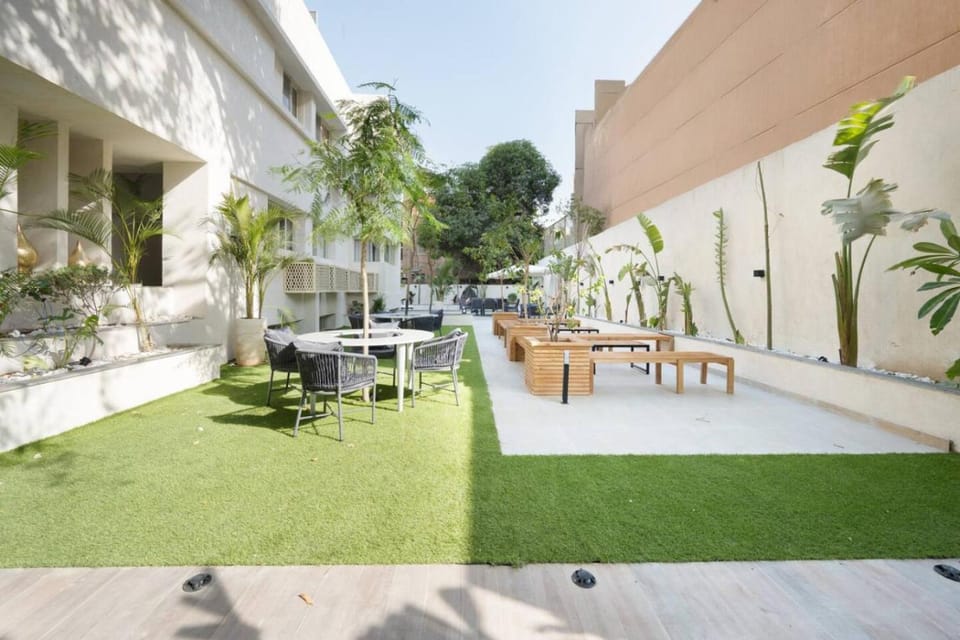 Property building, Spring, Day, Garden, Living room, Seating area, Garden view