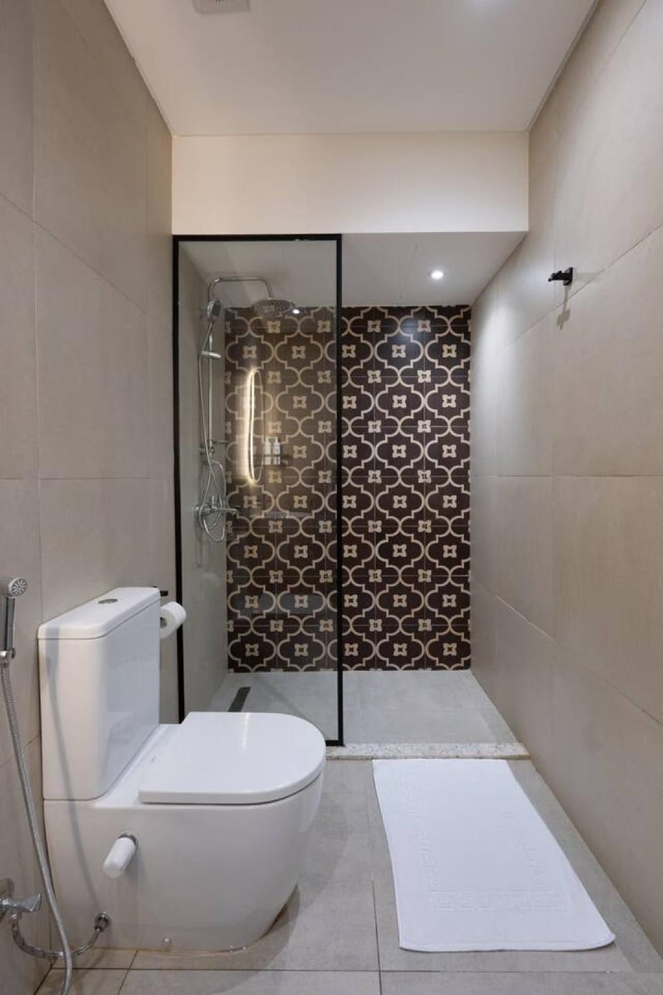 Shower, Toilet, Bathroom, towels