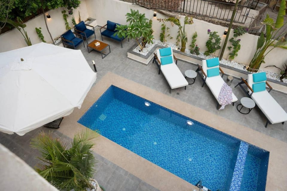 Swimming pool, Swimming pool, sunbed