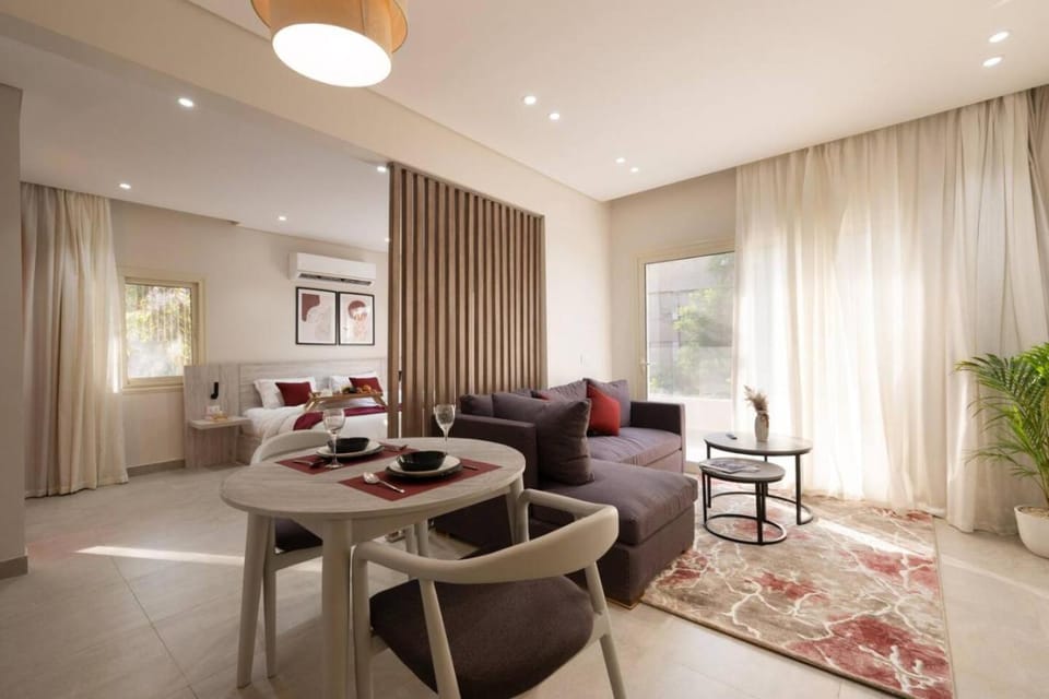 Seating area, Dining area