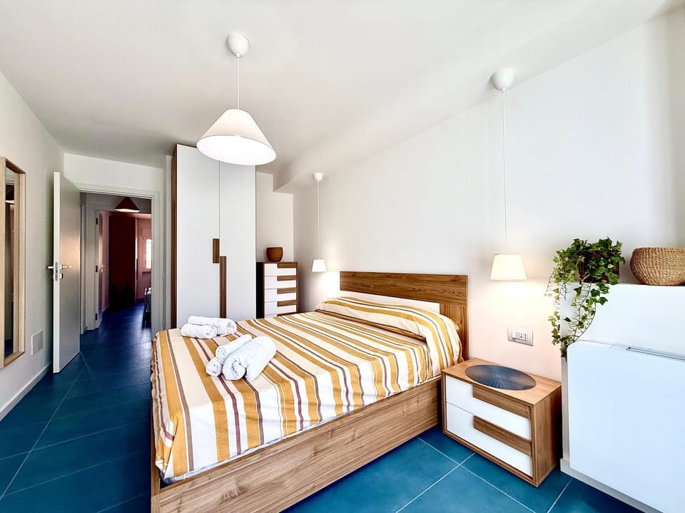 Bedroom, wardrobe