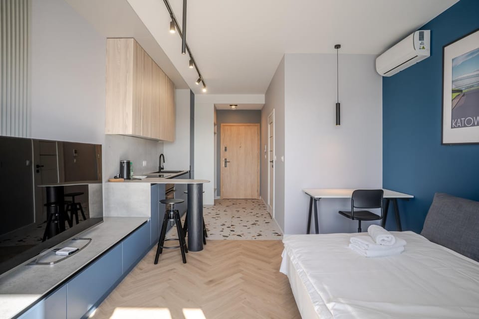 Bed, Photo of the whole room, Bedroom, air conditioner