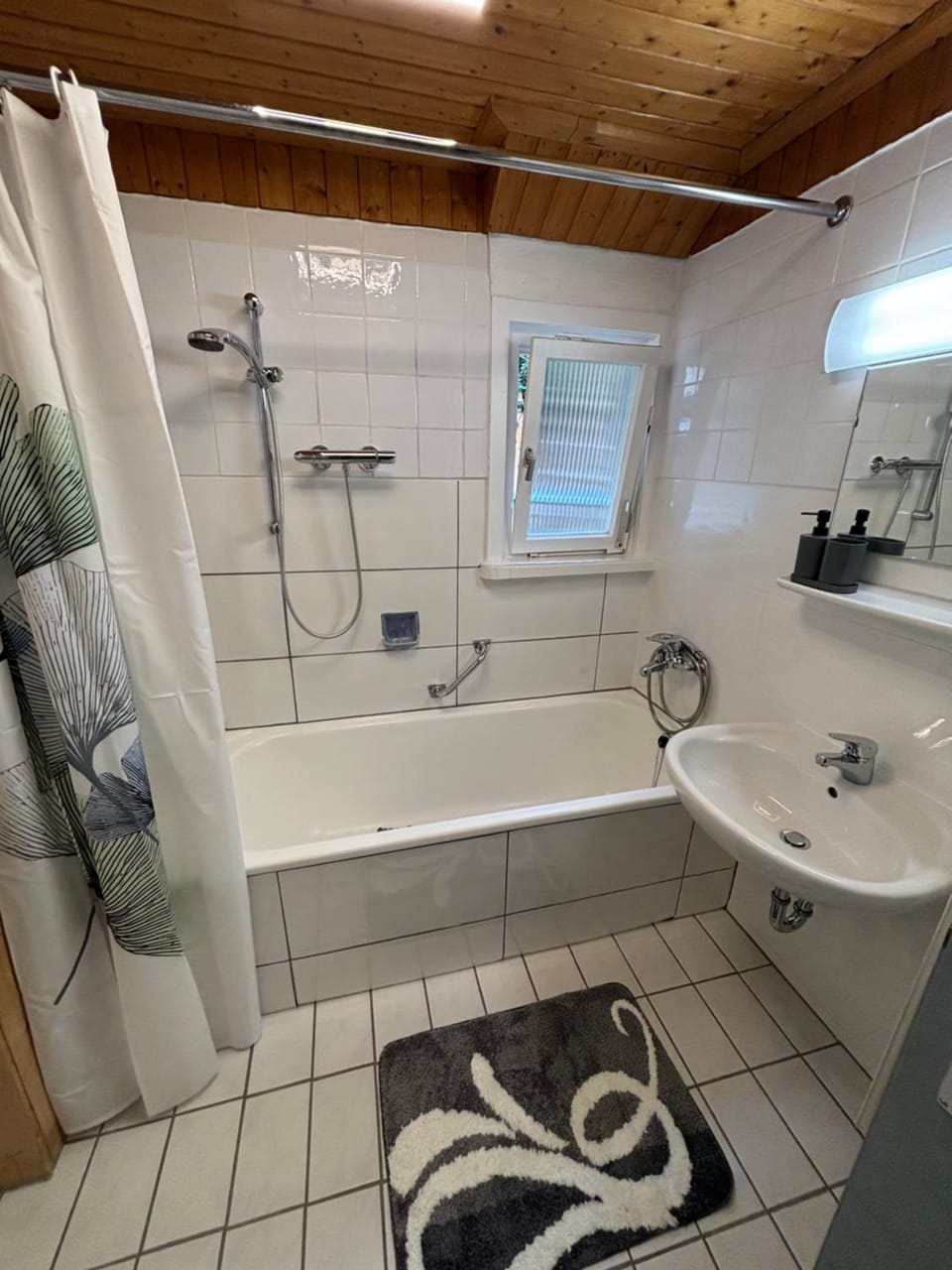 Shower, Bathroom, Bath, towels
