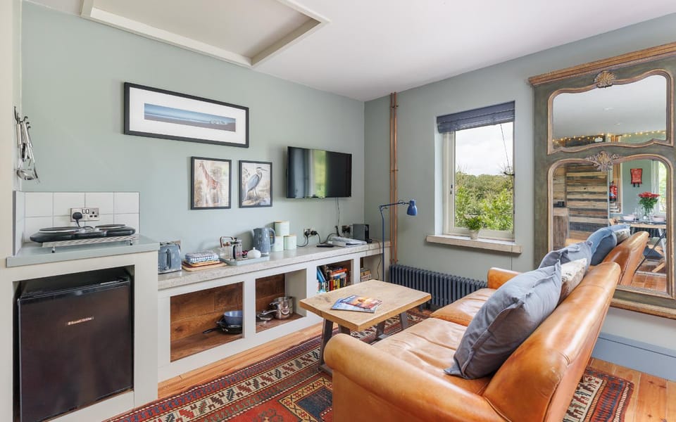 Communal lounge/ TV room, Living room