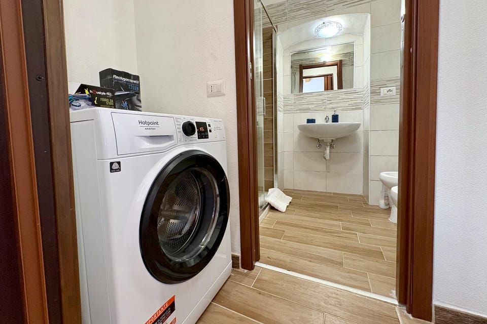 Bathroom, washing machine