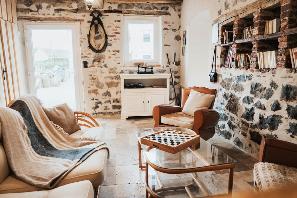 Library, Kitchen or kitchenette, Living room, Seating area, minibar
