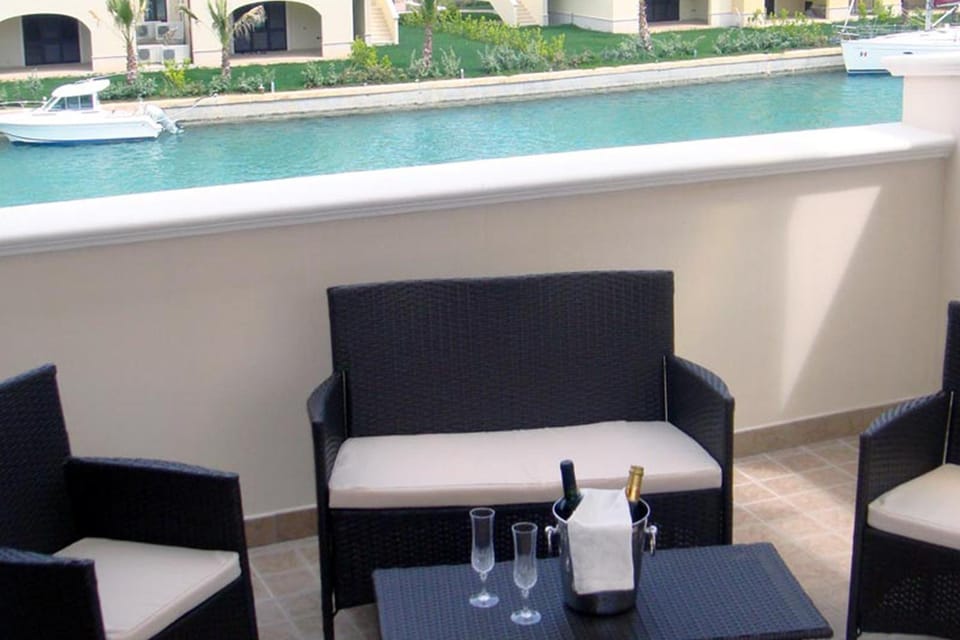 Balcony/Terrace, Balcony/Terrace