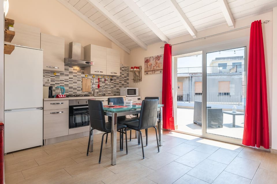 Kitchen or kitchenette, kitchen, kitchen