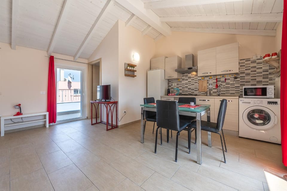 Communal lounge/ TV room, kitchen, kitchen