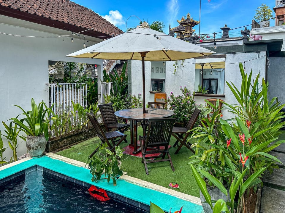 Property building, Patio, Day, Garden, View (from property/room), Balcony/Terrace, Dining area, Garden view, Pool view, Swimming pool