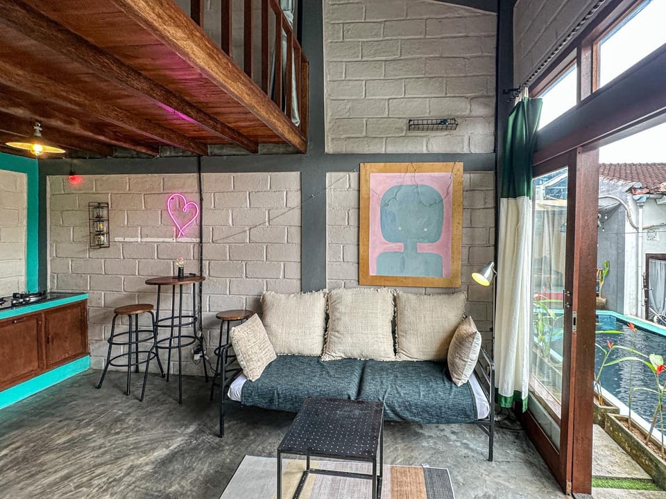 Living room, Seating area, air conditioner
