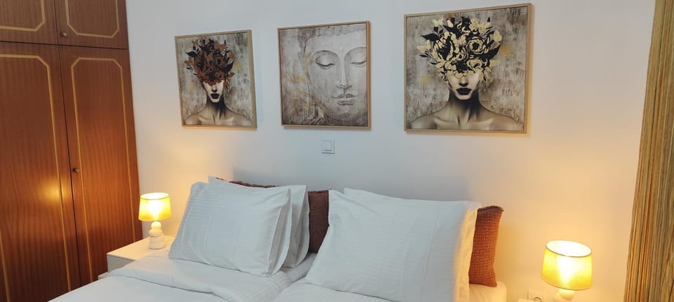 Bed, Decorative detail, Bedroom