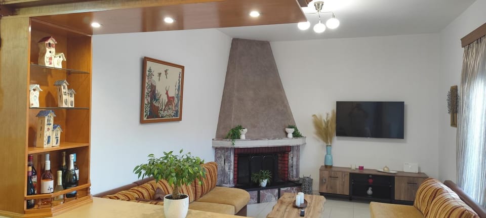 Communal lounge/ TV room, Living room