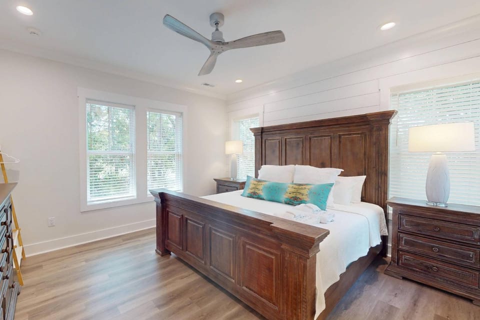 Holly Creek Cottage House in Bald Head Island