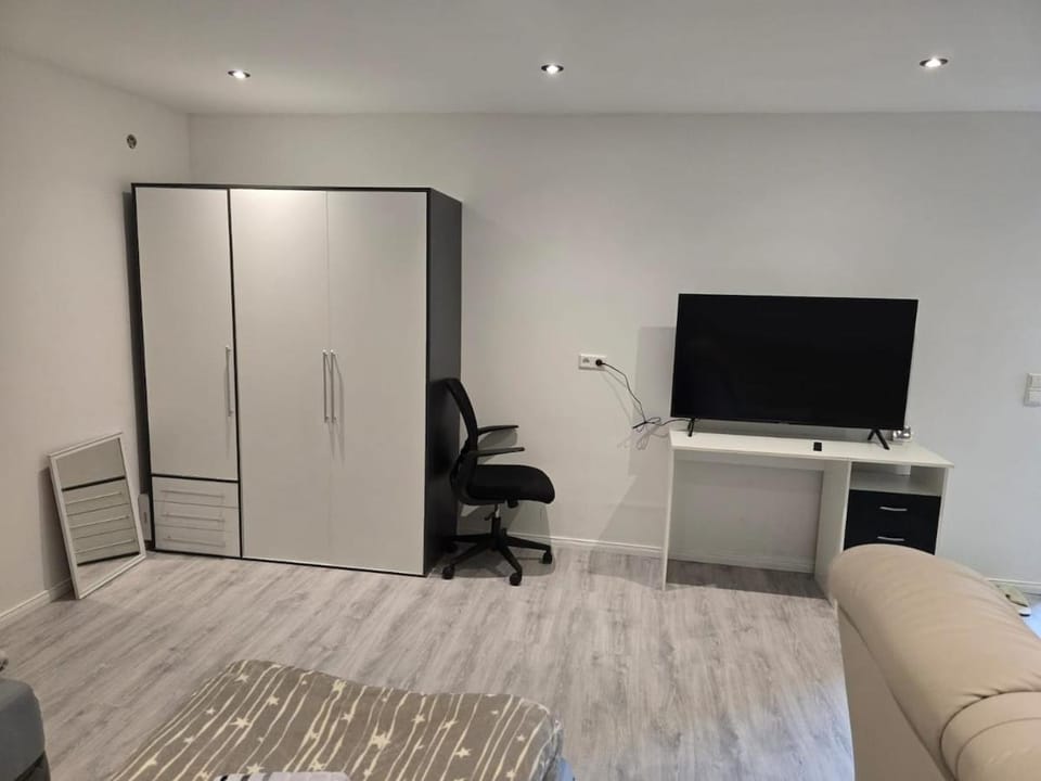 1-Zimmer Woh Souterrainwohnung Apartment in Mannheim