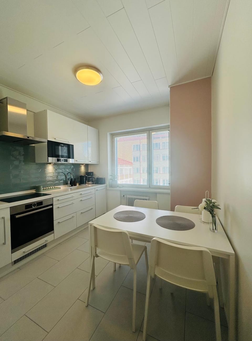 Kitchen or kitchenette, Dining area, dishwasher, toaster